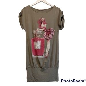 Northland Y2K Grey Pin Up Style My favorite Perfume Tunic Shirt | Size Small